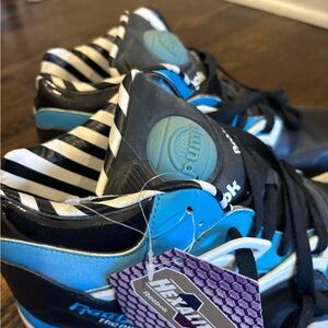 Rare Reebok Men’s 'Black and Blue’ Stripe Hexalite Sneakers 12